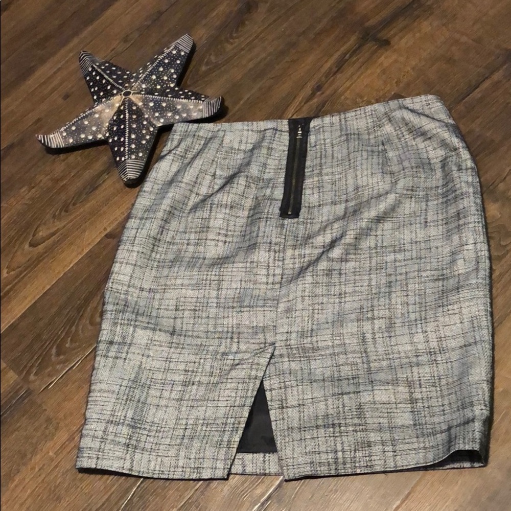 Tahari• Skirt